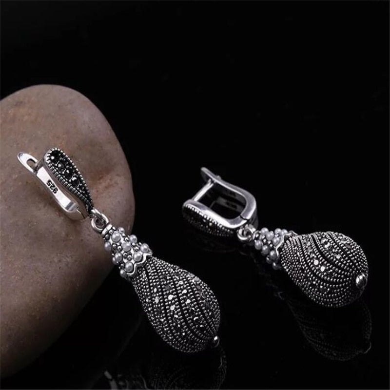 Black Vintage Jewelry Set